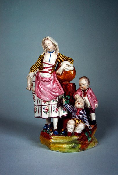 Fiatal nő szobra két fiával (fajansz) alkotó: French School