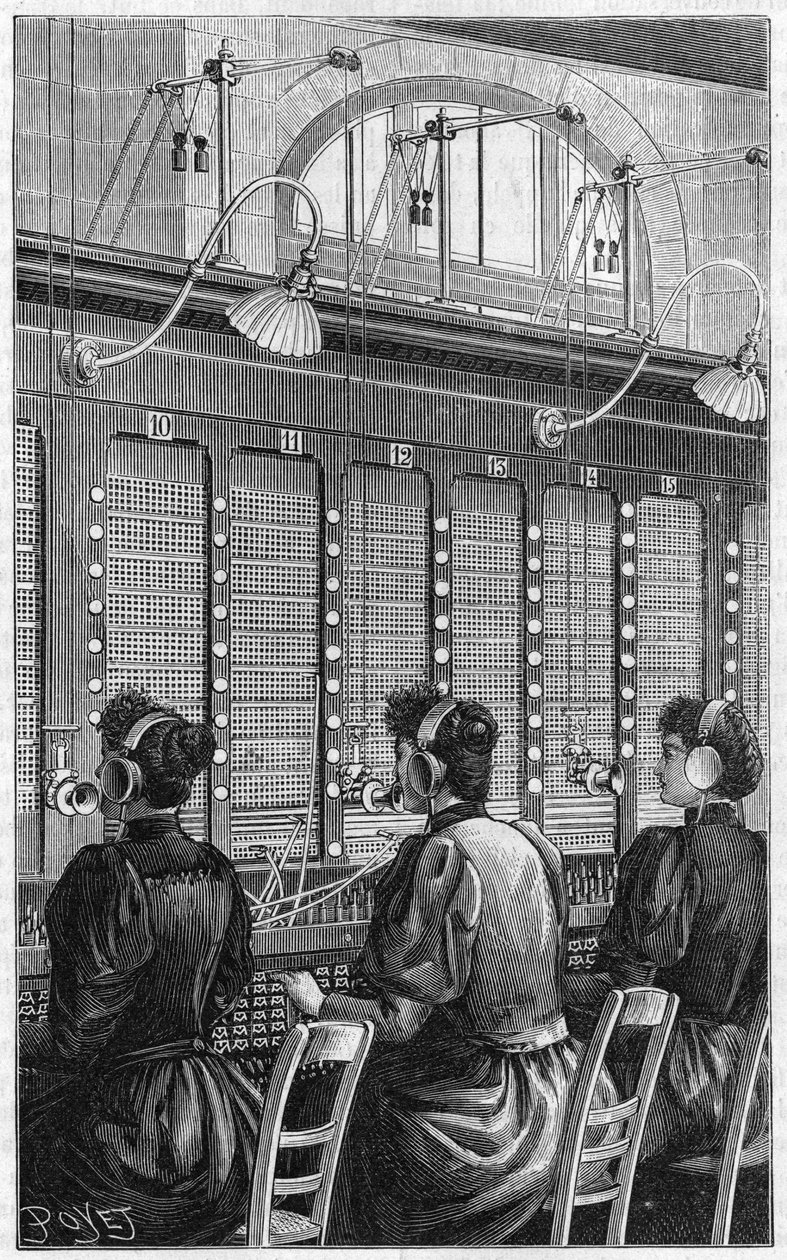 Telefoniroda (central telephonique - standard telephonique) a párizsi rue Gutenbergben 1895-ben. 240 előfizetős többasztalos részleg, 3 telefonos kiszolgálásával. alkotó: French School