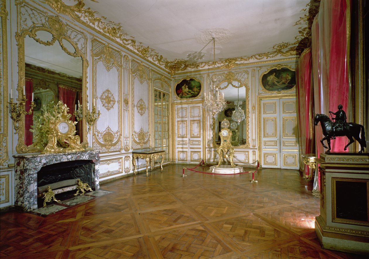 The Cabinet de la Pendule (Óraterem) alkotó: French School