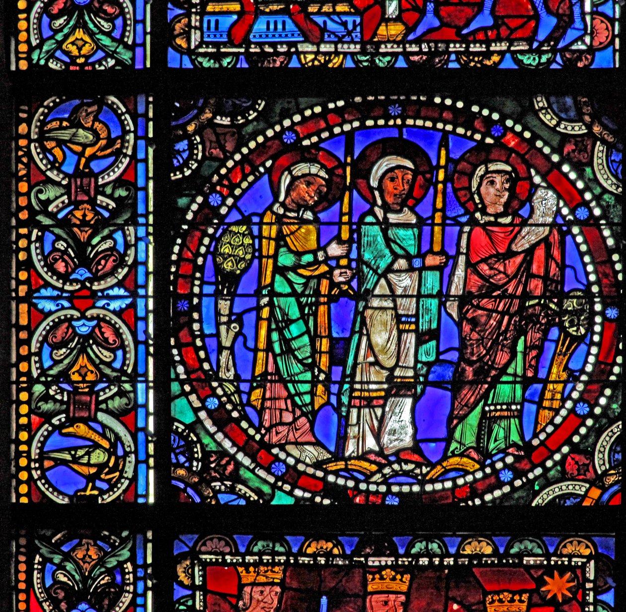 Krisztus élete ablak: Három szent jelenléte a templomi bemutatón (a következő panellel) (w50) alkotó: French School