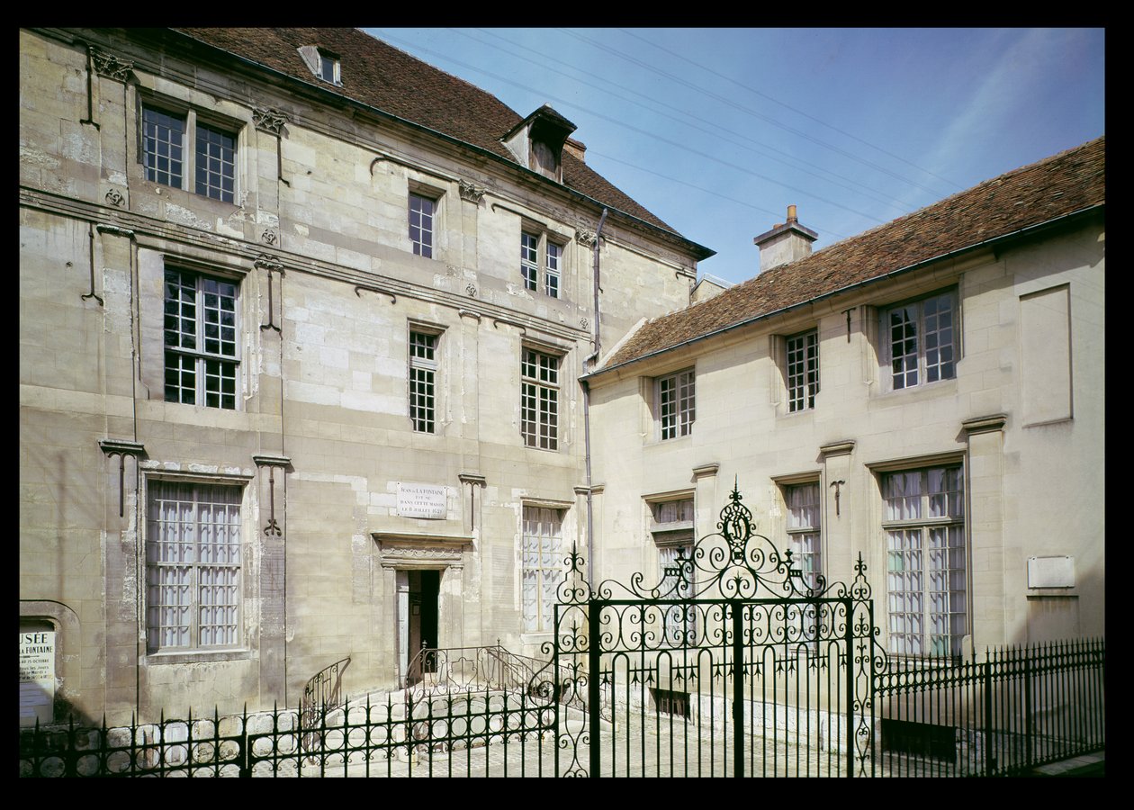 Jean de la Fontaine (1621-95) szülőháza 1559-ben épült alkotó: French School