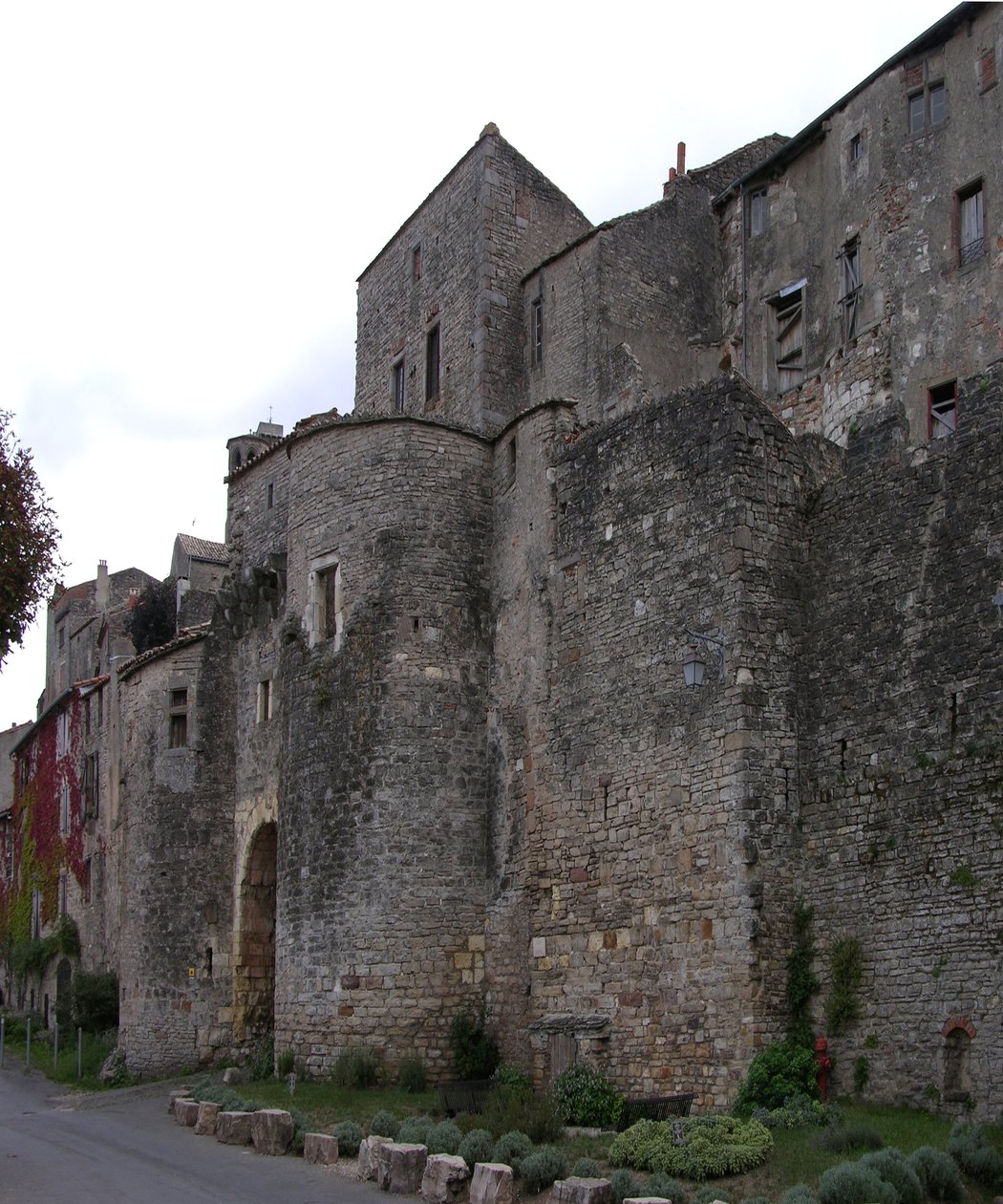 Kilátás az erődített falura alkotó: French School