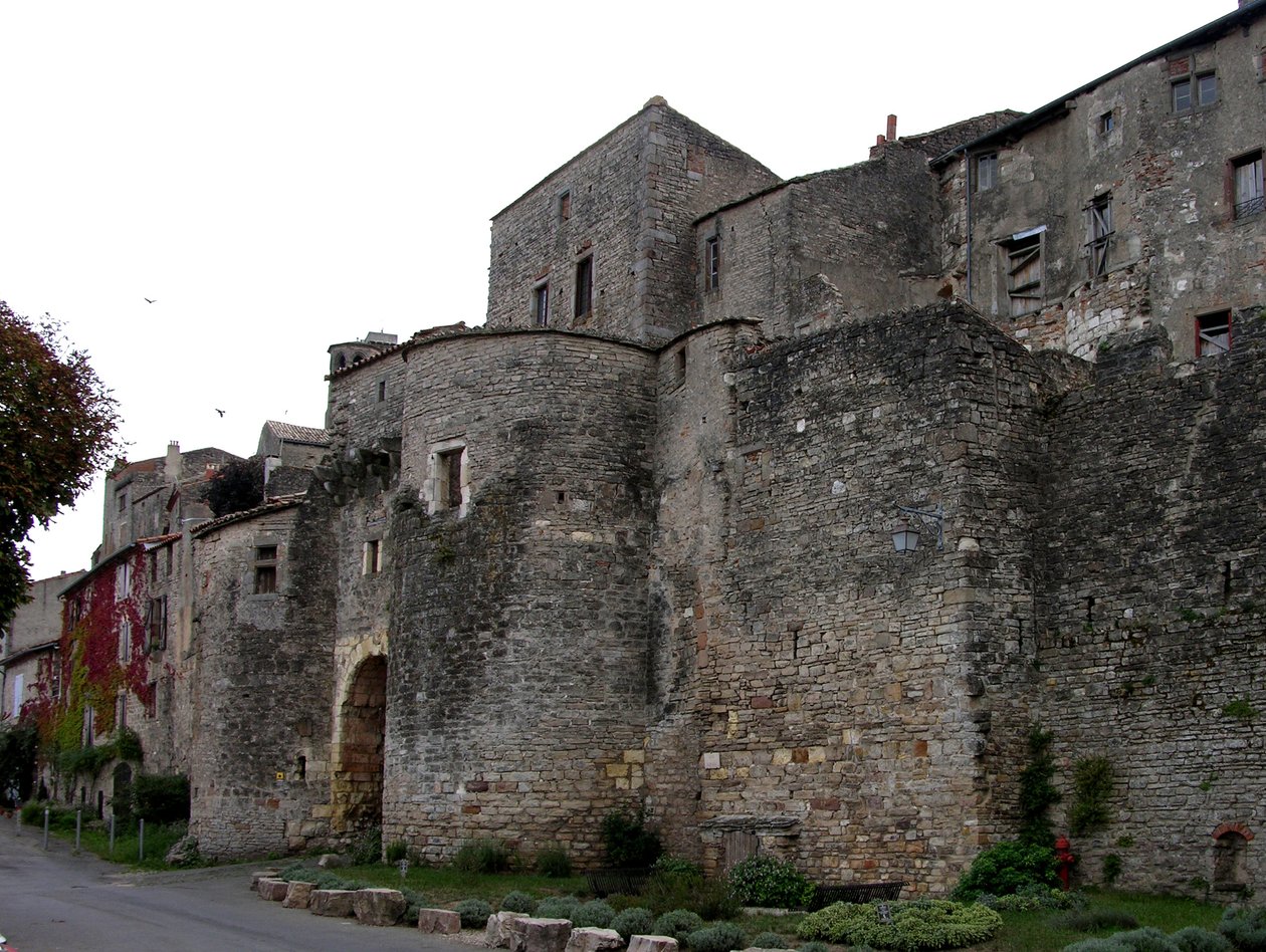 Kilátás az erődített falura alkotó: French School