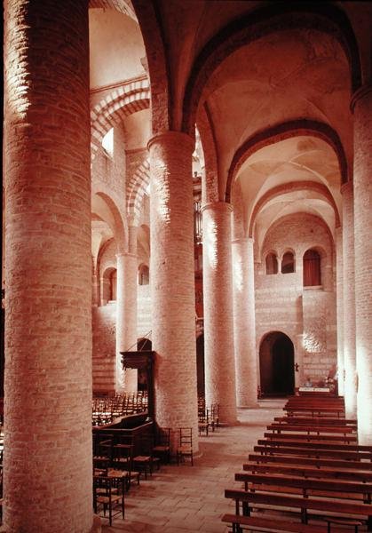 Az északi mellékhajó nézete a narthex felé (lásd még 162676) alkotó: French School