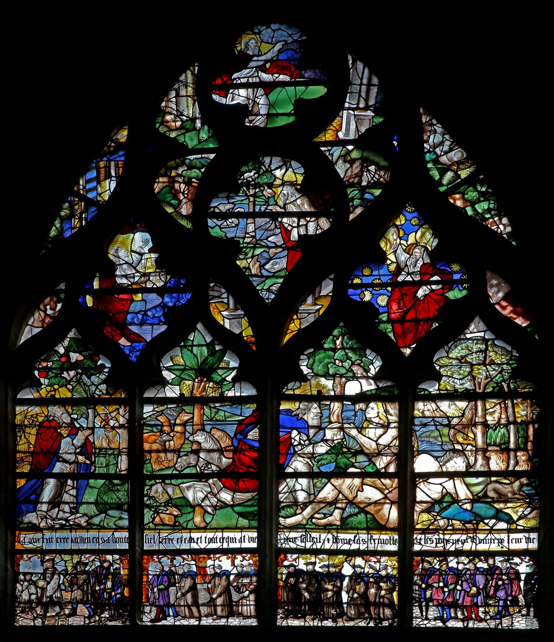 Ablak w120, amely a Teremtést és a Confrérie de Charité tagjait ábrázolja alkotó: French School