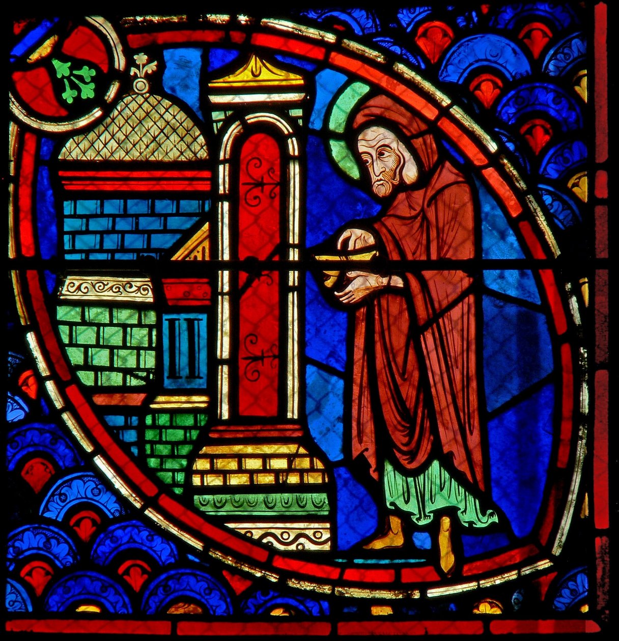 A w20-as ablak Zakariást, Keresztelő Szent János apját ábrázolja a templomban alkotó: French School