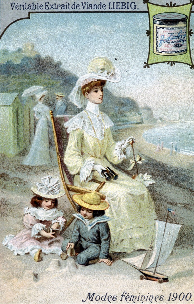Női divat 1900. Nő a tengerparton két gyermekével. Kromolitográfiai termékek Liebig. alkotó: French School