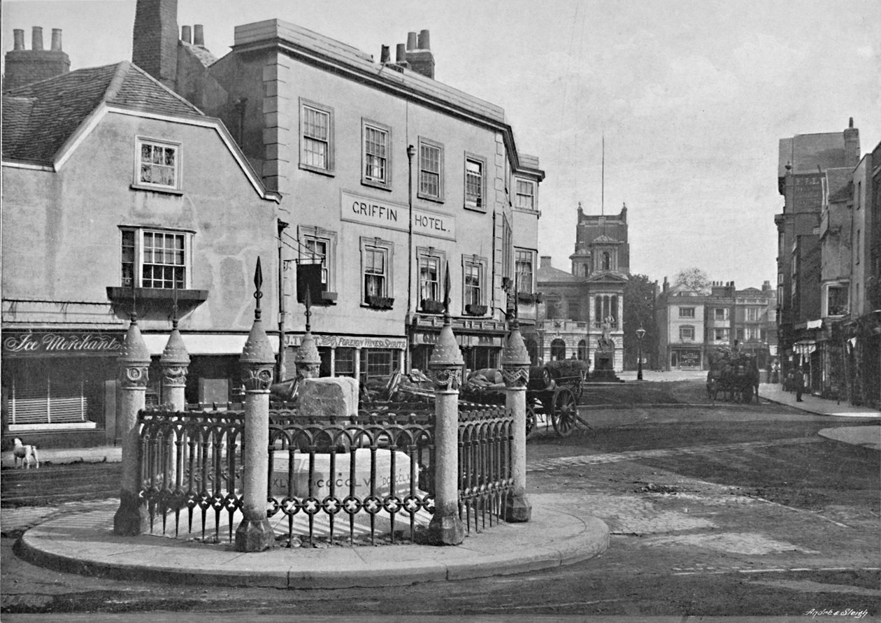 Coronation Stone and Market-Place, Kingston-on-Thames, c1896 alkotó: Frith and Co