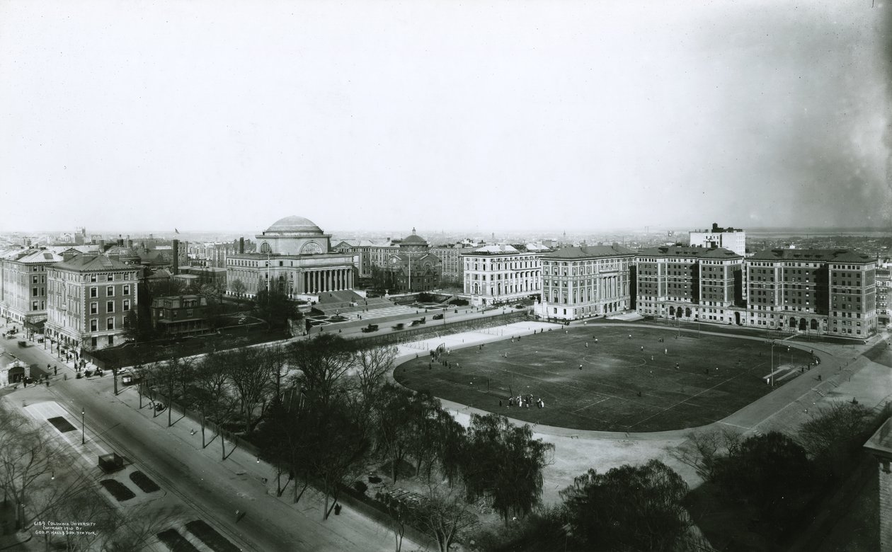A Columbia Egyetem kampusza délnyugatról, New York, 1910 alkotó: G.P. Hall und Sohn
