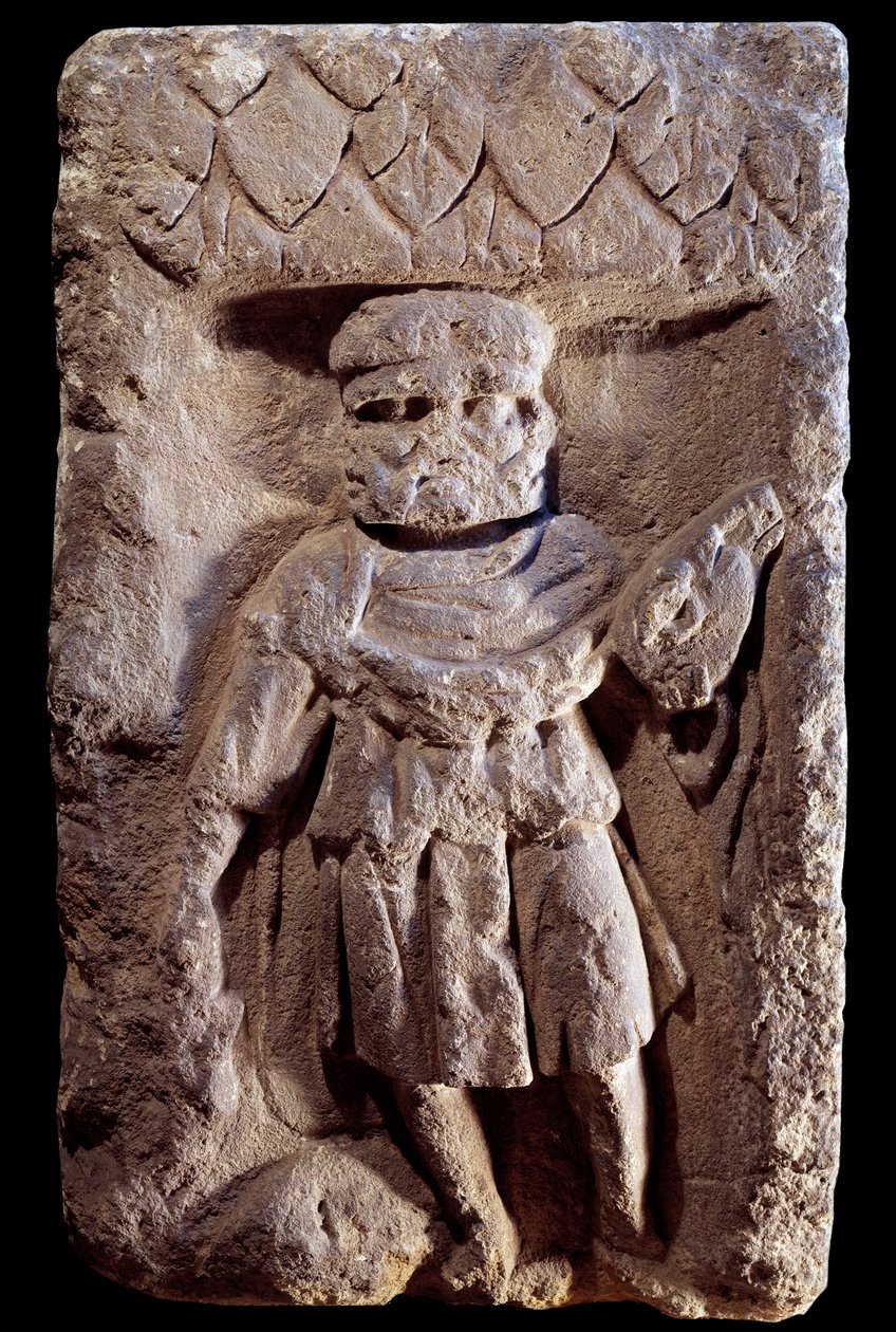Gallo-római művészet: a tricephal divinites vagy a Merkúrnak három feje van. Dombormű a kövön. Kr.e. 1. század – Kr.u. 5. század. Párizs, Musee Carnavalet alkotó: Gallo Roman