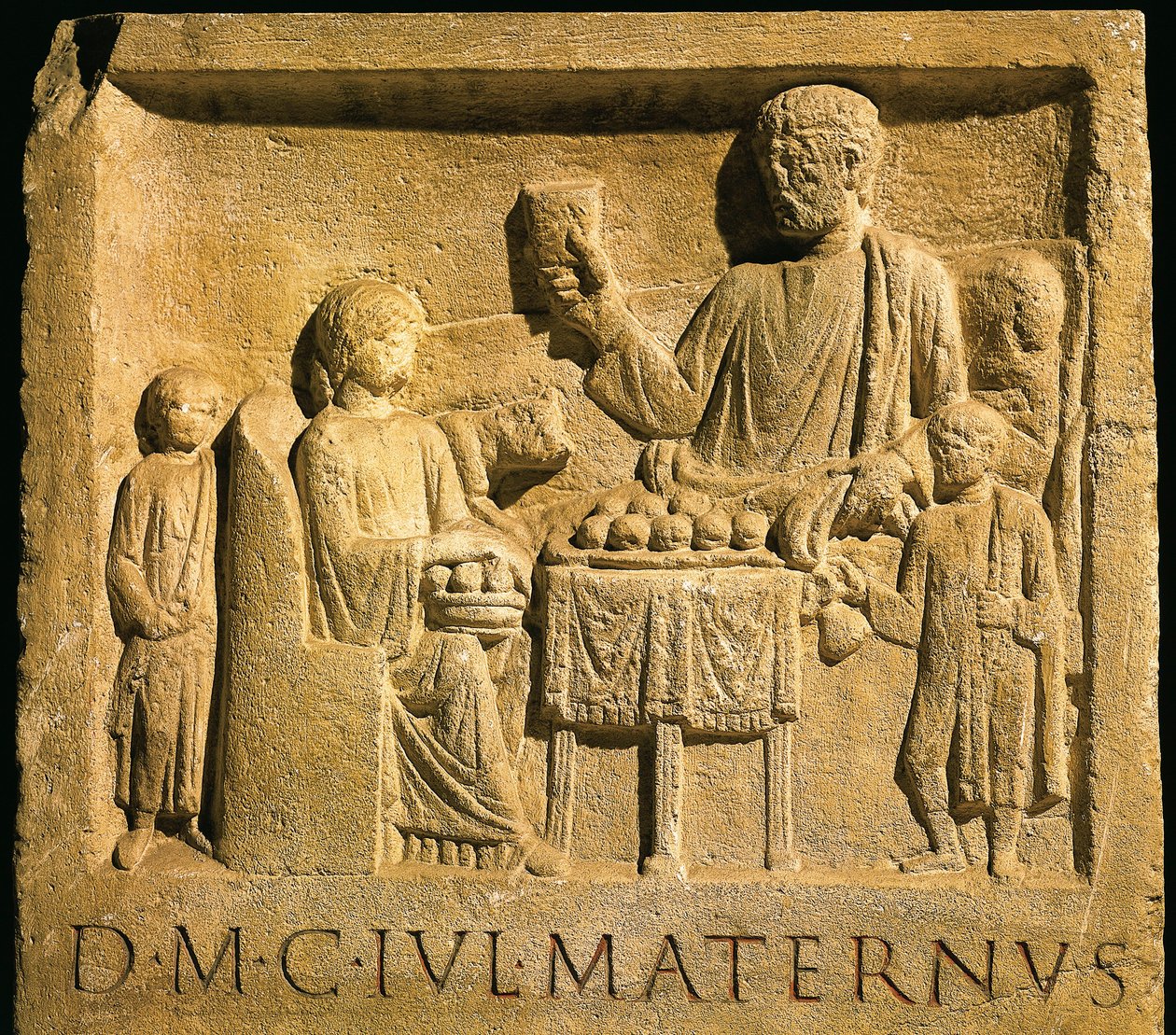 Ünnepet, római civilizációt ábrázoló dombormű alkotó: Gallo Roman