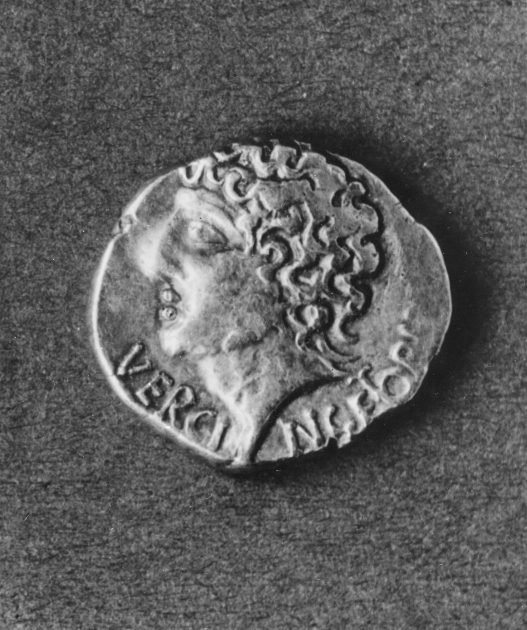 Vercingetorix (Kr. e. 72-46) képmását viselő érme (fém) alkotó: Gaulish