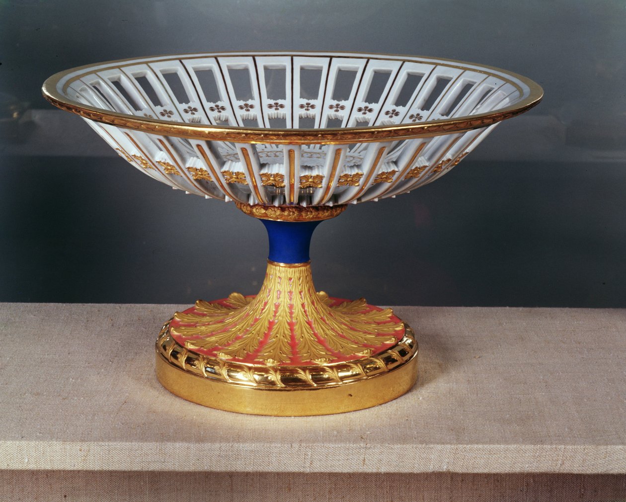 Meissen comport, 1818 (porcelán) alkotó: Georg Friedrich Kersting