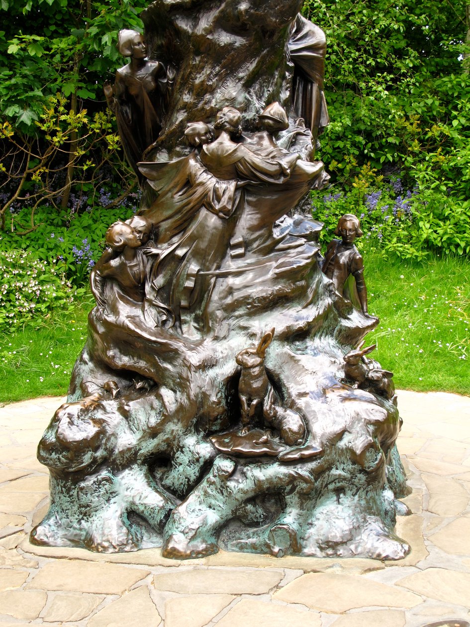 Lábazat, Pán Péter szobor részlete, 1912 bronz alkotó: George James Frampton