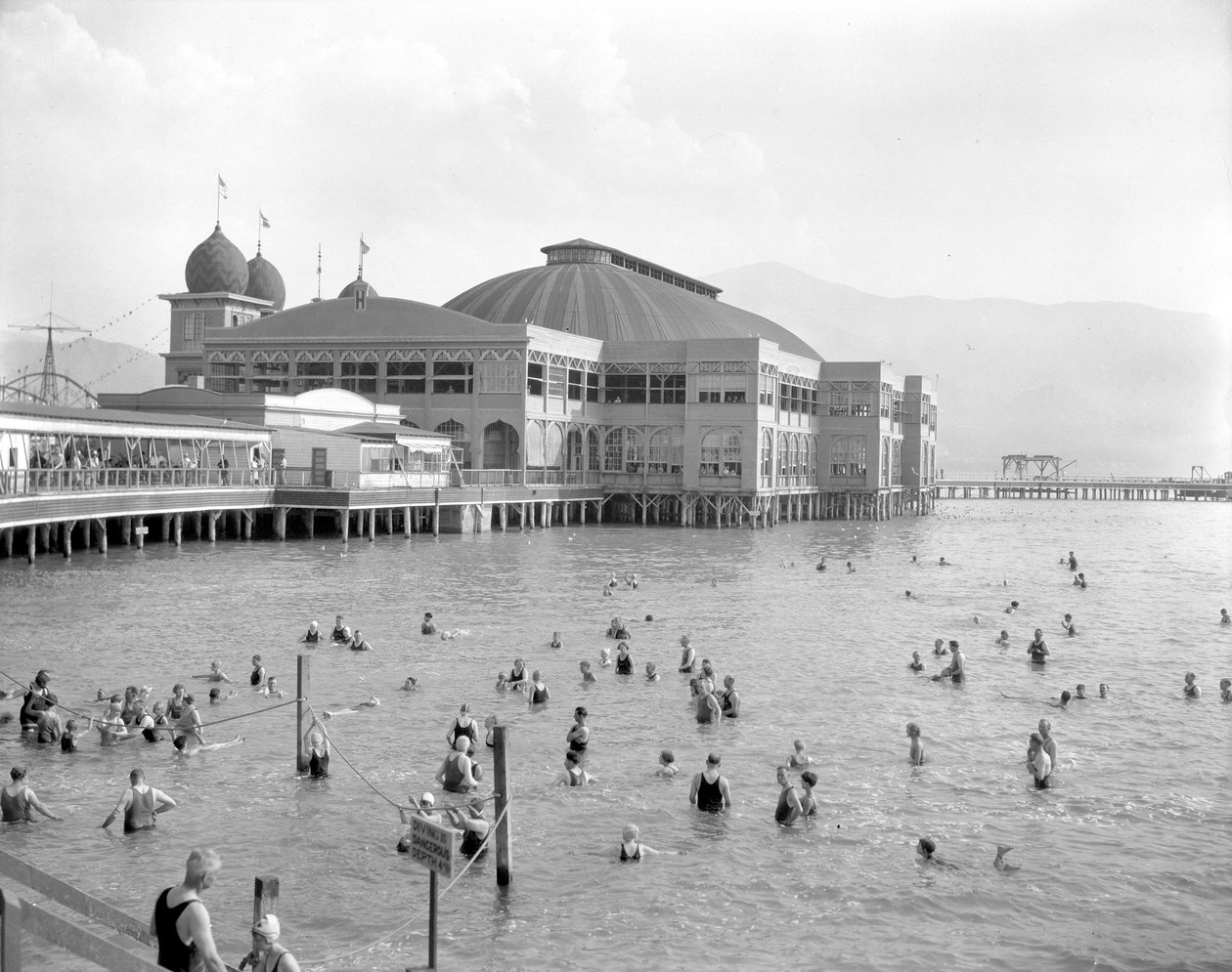 Saltair - Pavilon, 1925-30 körül alkotó: George Lytle Beam