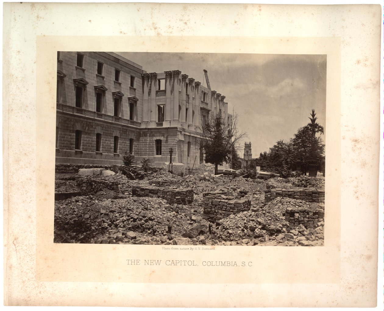 The New Capital, Columbia, S.C., fotó a természetből, G.N. Barnard, 1865 (szépia fotó) alkotó: George N. Barnard