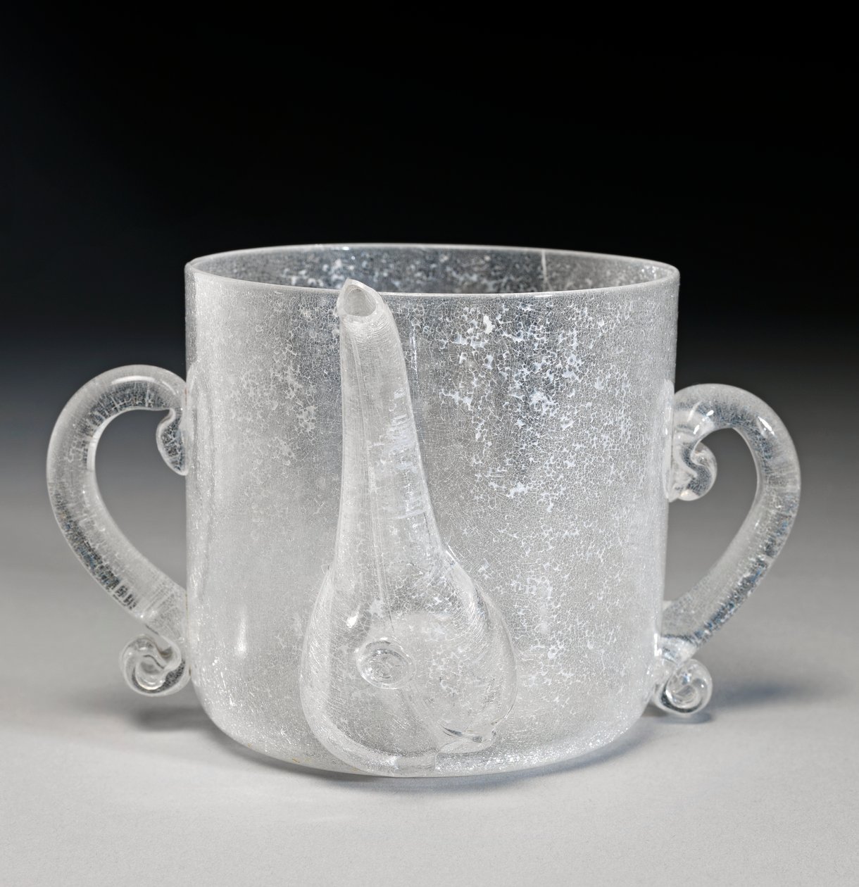 Posset Pot (fújt ólomüveg) alkotó: George Ravenscroft