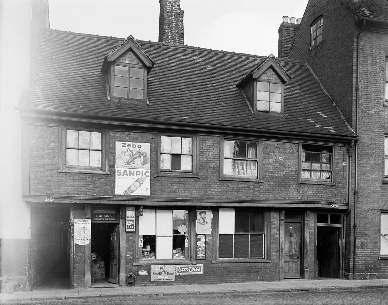 85 Little Park Street, Coventry, West Midlands, 1941. alkotó: George Bernard Mason