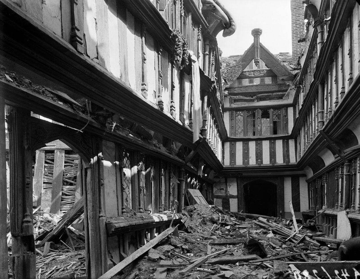 Bombakár a Ford kórházában, Greyfriars Lane, Coventry, 1941. alkotó: George Bernard Mason