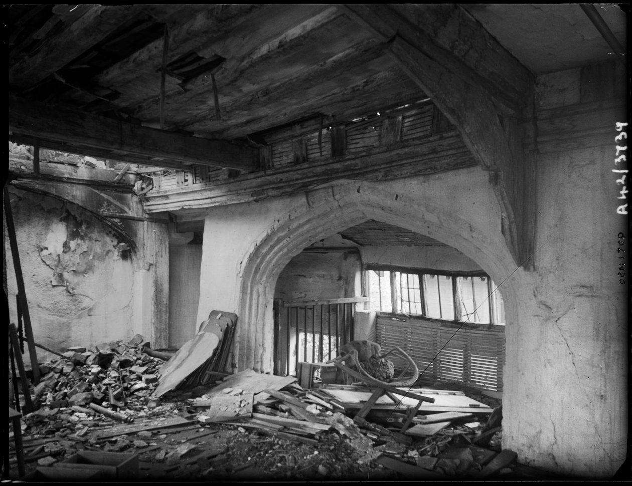 The Great Hall, 127 Oak Street, Norwich, Norfolk, 1942. alkotó: George Bernard Mason