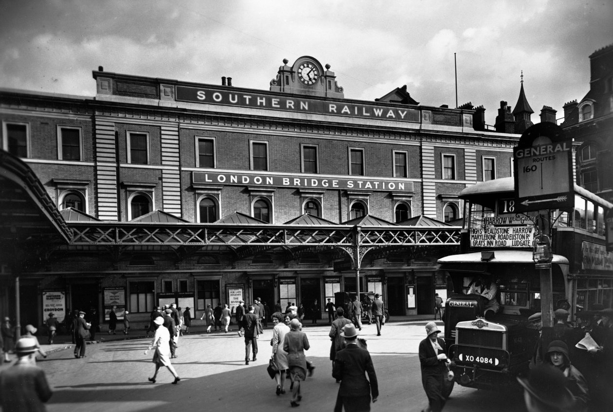 London Bridge Station, Southwark, London, 1920-c1930. alkotó: George Davison Reid