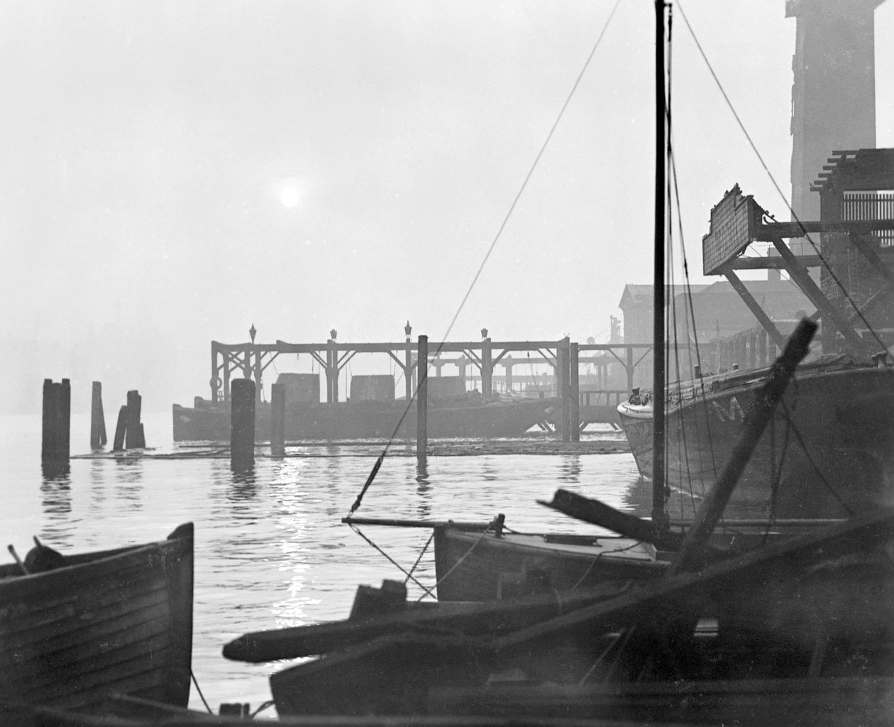 Napkelte Lambeth vízpartja felett, keletre néz, London, 1930-as évek elején alkotó: George Davison Reid
