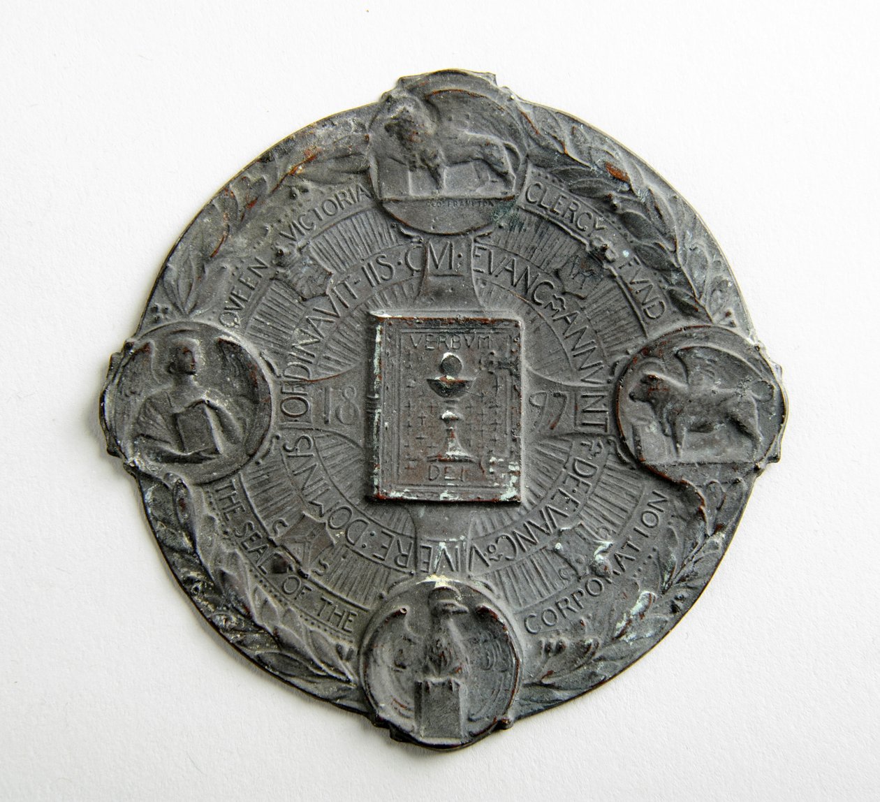 Pecsét a Victoria Queen Clergy Fund számára (réz) alkotó: George James Frampton