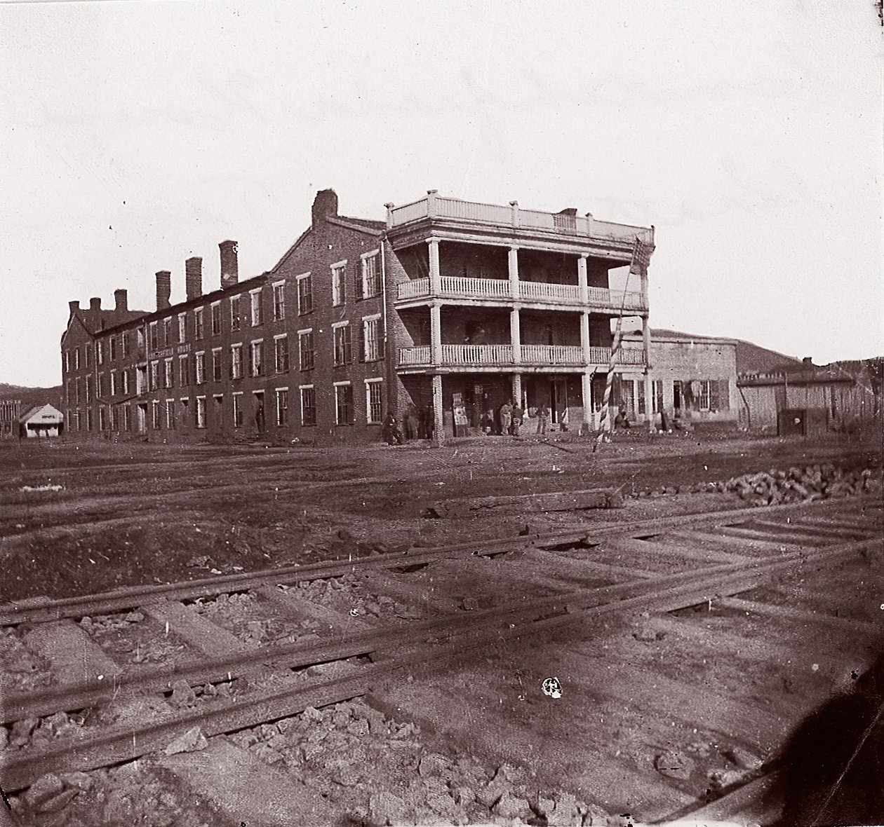 Crutchfield House, Chattanooga, Tennessee, kb. 1864. alkotó: George N. Barnard
