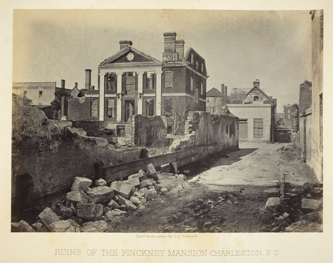 A Pinckney-kúria romjai, Charleston, Dél-Karolina alkotó: George N. Barnard