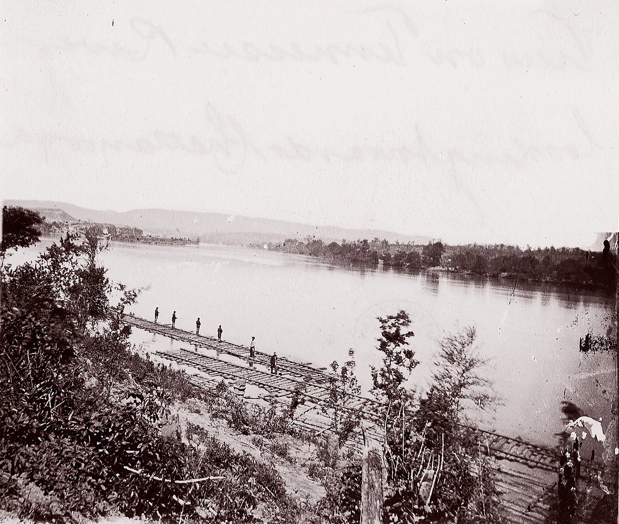 Kilátás a Tennessee folyóra nézve Chattanooga felé, kb. 1864. alkotó: George N. Barnard