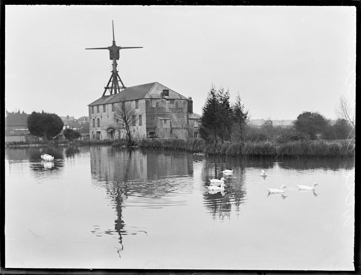  alkotó: George R. Long