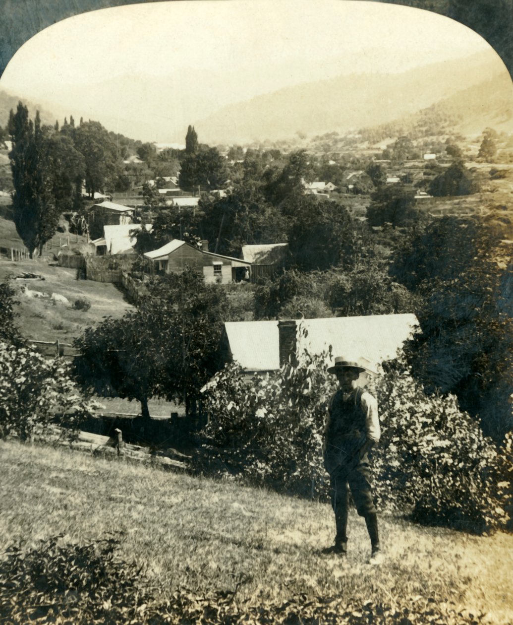 Madártávlatból Wandiligong, Victoria, Ausztrália, 1909. alkotó: George Rose
