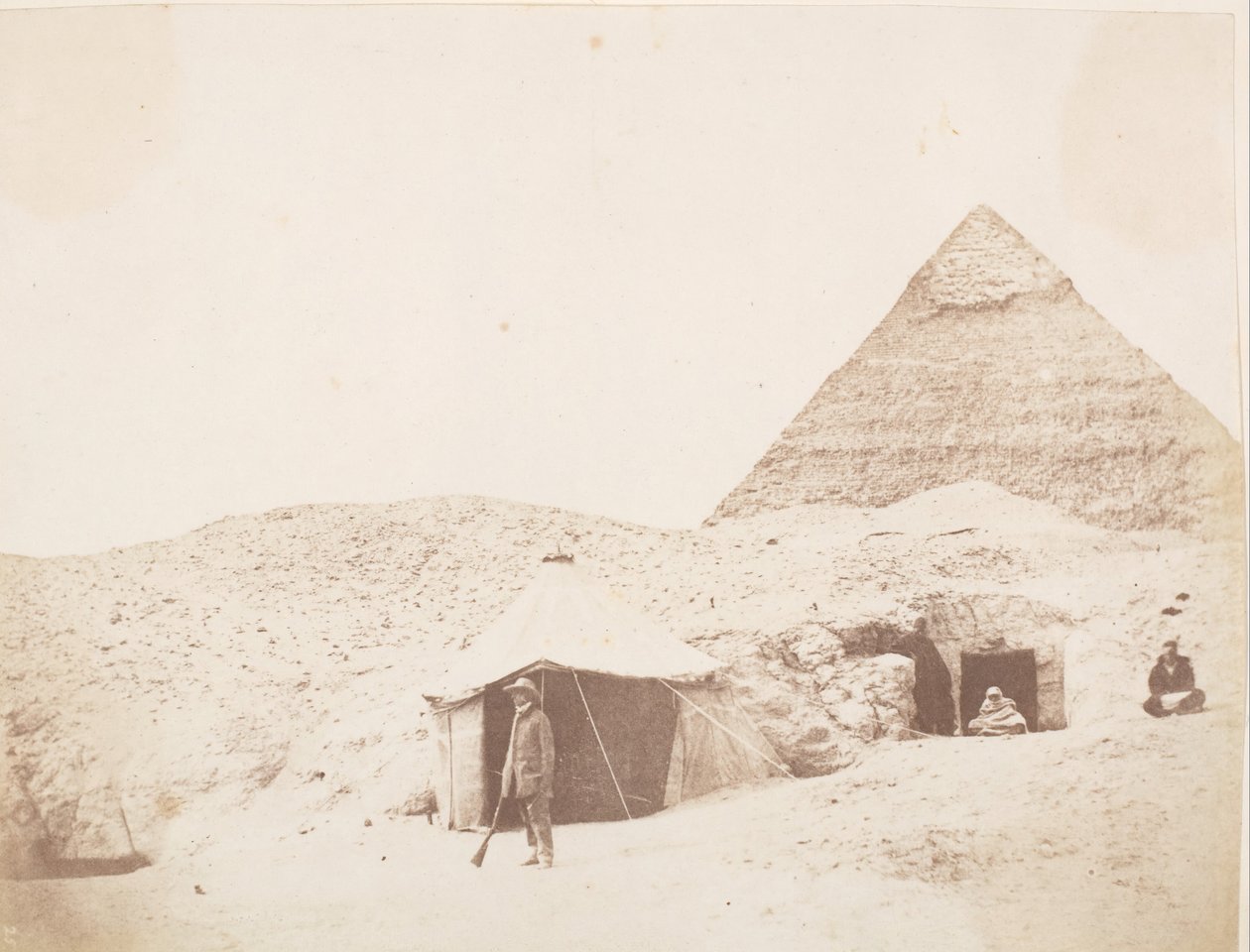 A fényképész a sátra előtt Khafre Chephren piramis helyén, 1851. alkotó: George Wilson Bridges