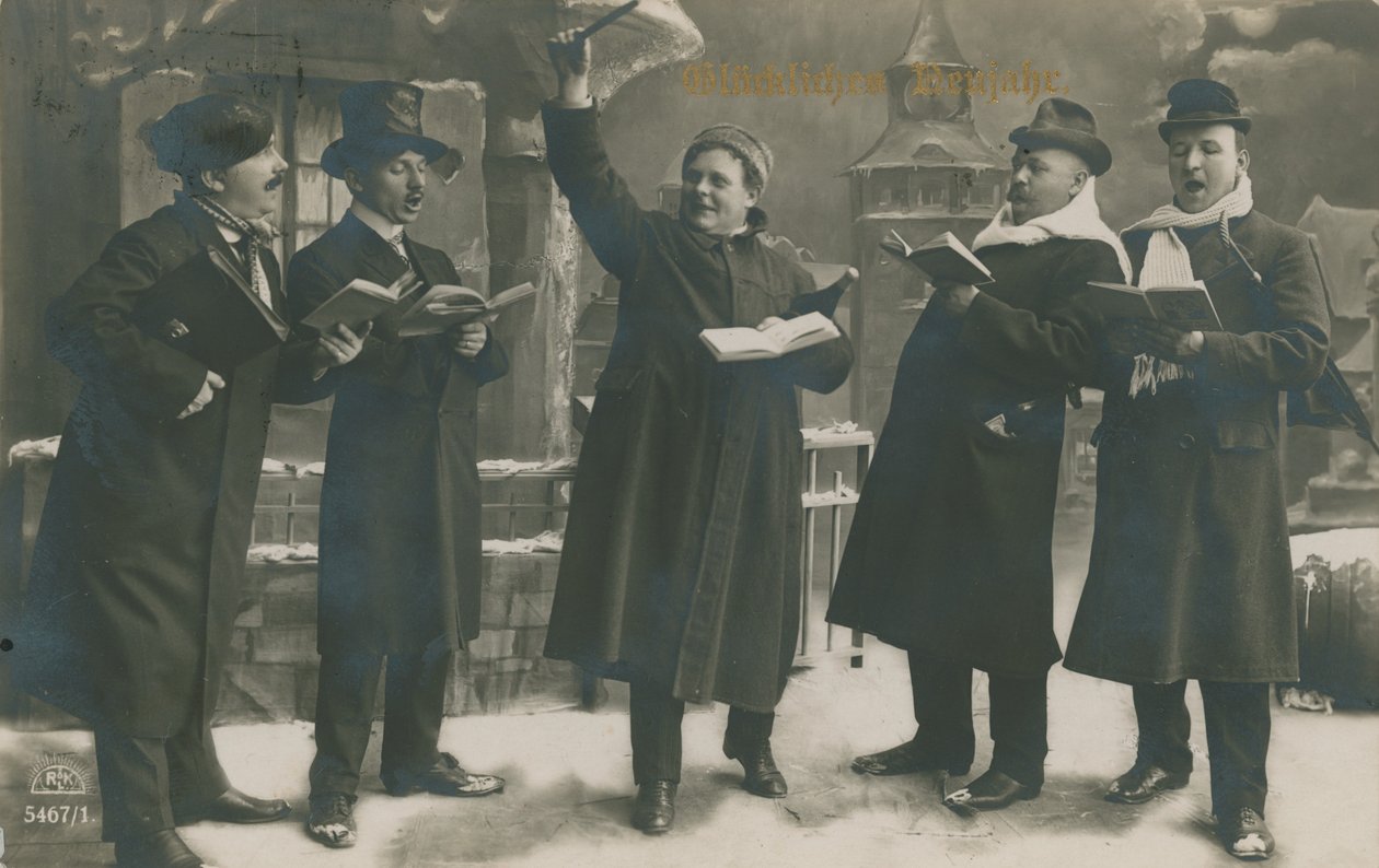 1913. december 31-én küldött képeslap németek újévi énekléséről (fekete-fehér fotó) alkotó: German Photographer