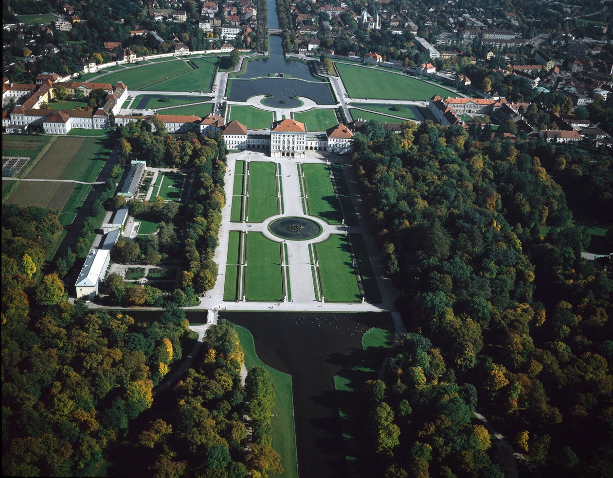 Barokk művészet: A Nymphenburg Park légi felvétele 17. századi München, Németország alkotó: German School