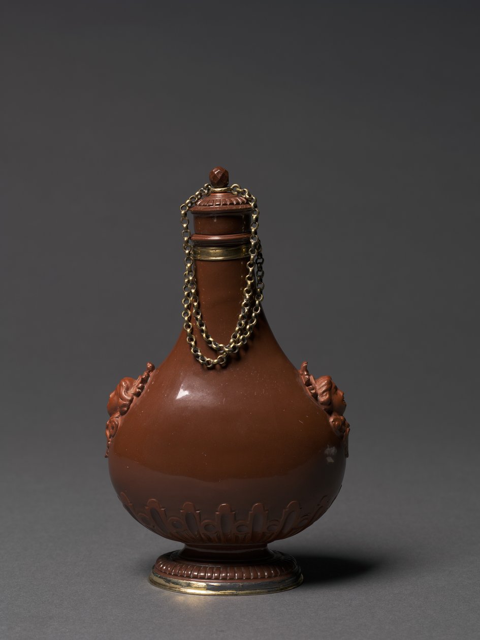 Palack, gyártó Meissen Porcelain Factory, Németország, 1715 körül (polírozott vörös kőedény, ezüst-aranyozott tartók) alkotó: German School