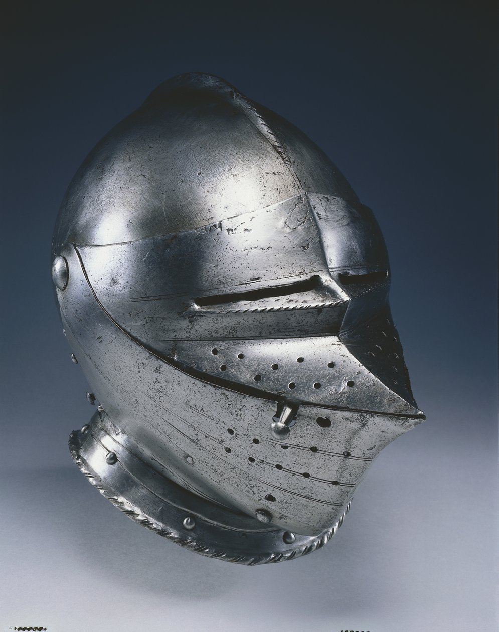 Close Helmet, c.1510-1530 (acél fekete festékkel) alkotó: German School