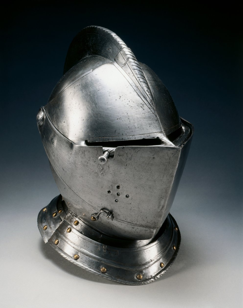 Zárt sisak terepre, 1550-70 körül (acél, vas, bőr és sárgaréz) alkotó: German School