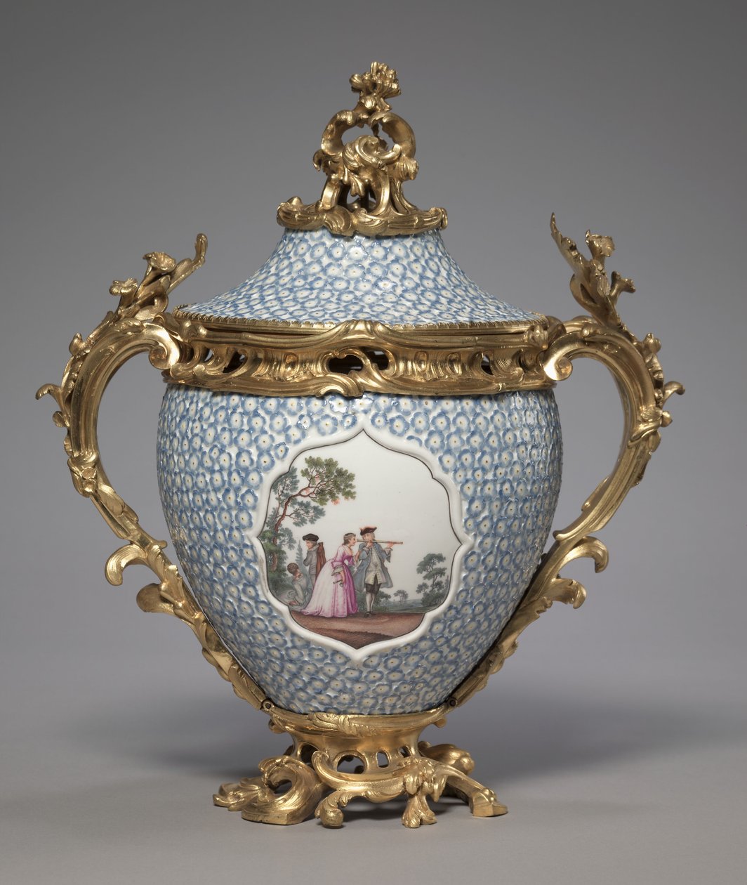 Fedett váza, a németországi Meisseni Porcelángyár által gyártott, 1749 alkotó: German School
