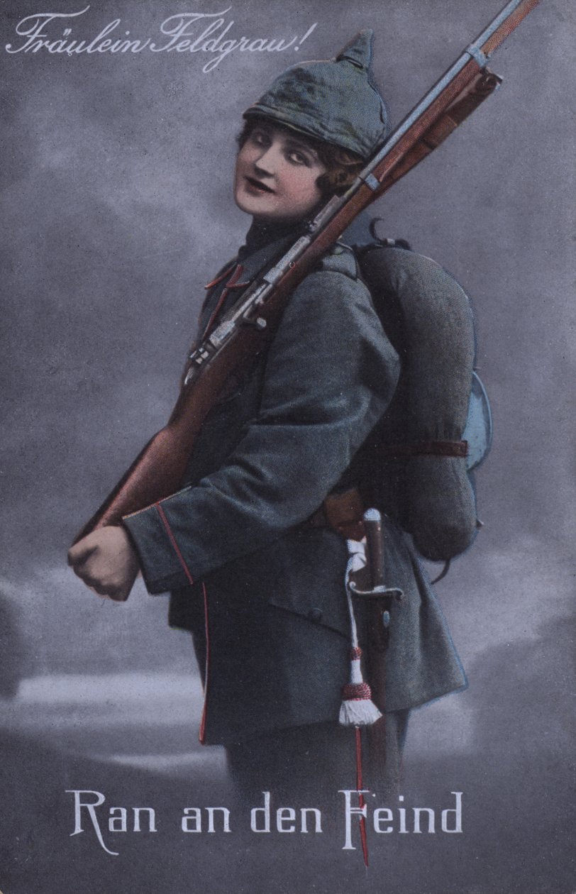 Német lány katonai egyenruhában (színes fénykép) alkotó: German School