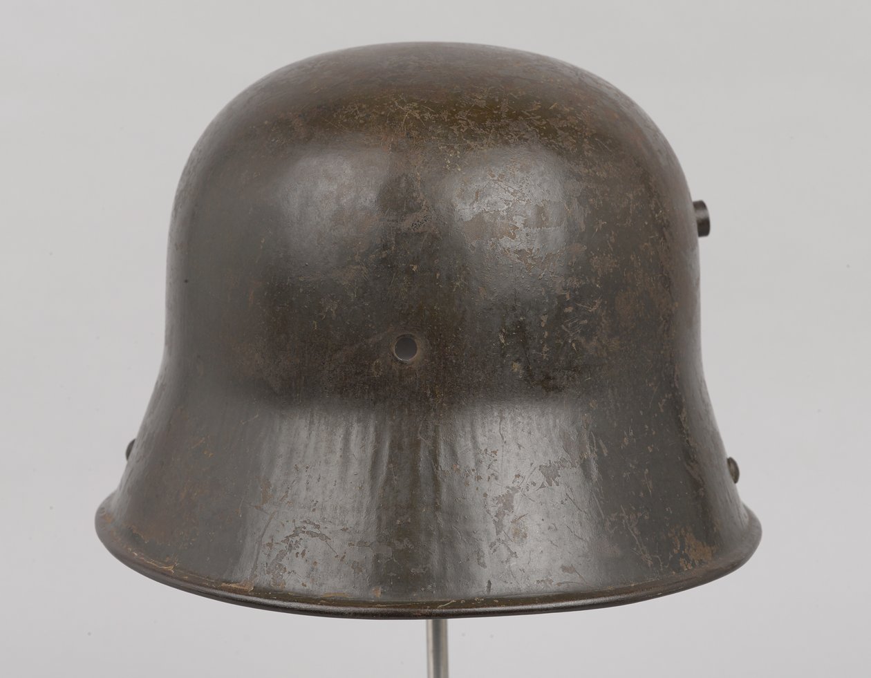 Német acélsisak vagy „Stahlhelm”, 1916 körül (sisak) alkotó: German School