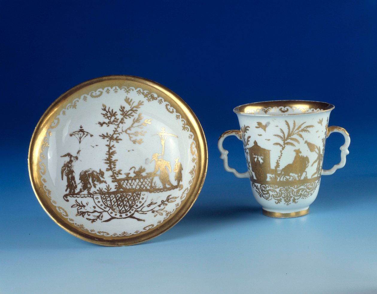 Meisseni porcelán csésze és csészealj alkotó: German School