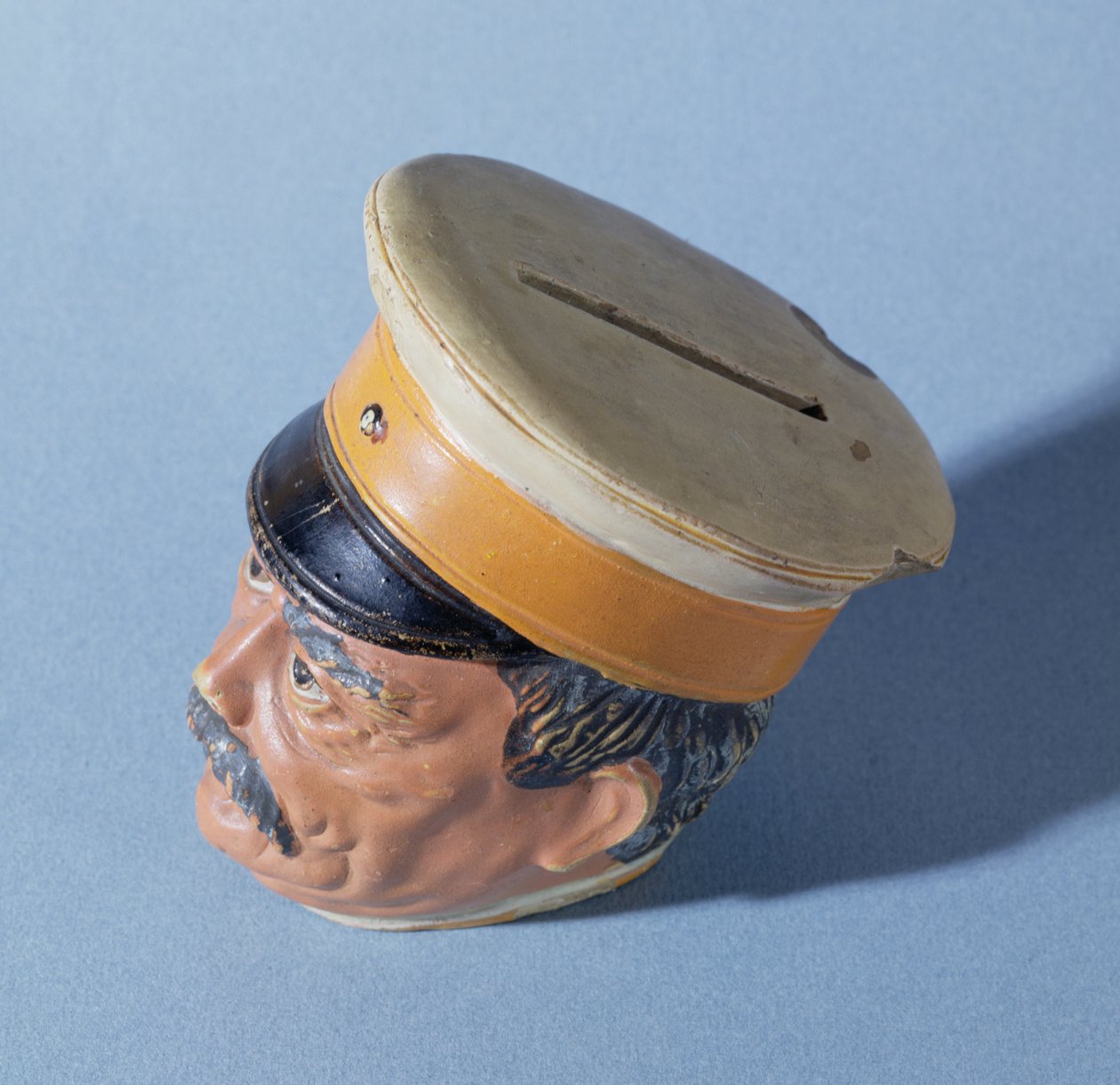 Persely Otto von Bismarck kancellár (1815-98) alakjában (terrakotta festéssel) (lásd még: 211409) alkotó: German School