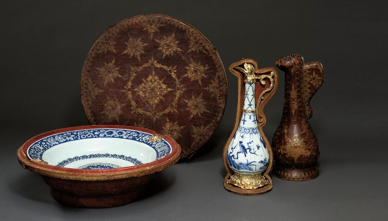 Szerelt kínai kancsó és edény eredeti tokban, Augsburg, 1655-60 körül alkotó: German School