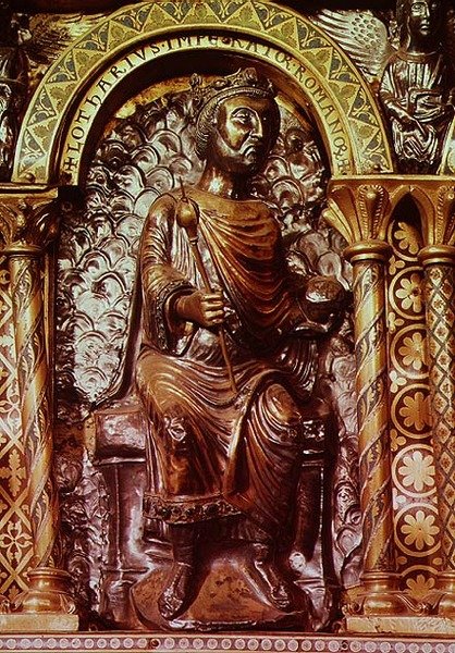 Nagy Károly császár (742-814) szentélye, részlet I. Lothar császár (795-855) trónján, 1215 (arany és mintázott zománc) alkotó: German School
