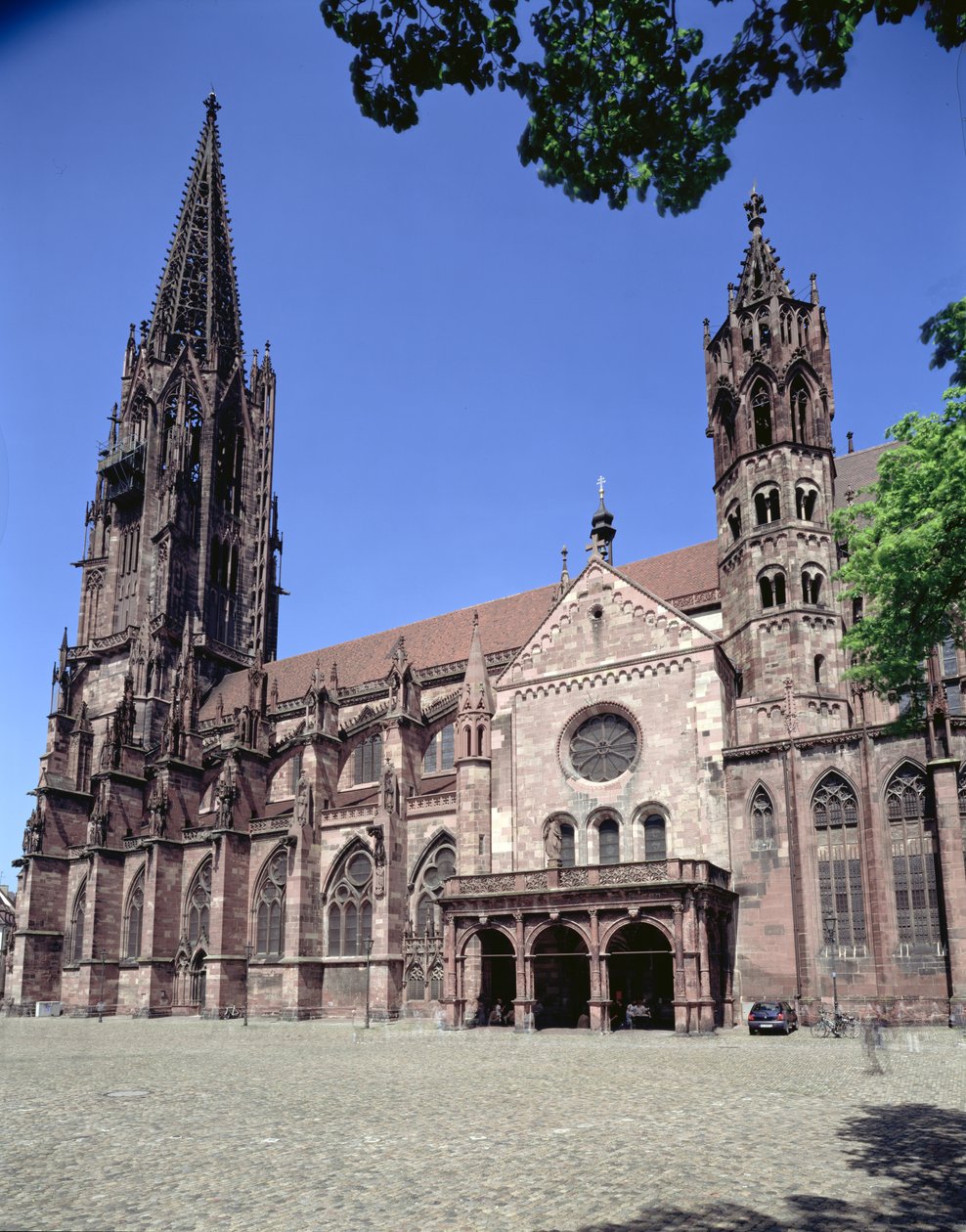 Kilátás a munsterre délkelet felől alkotó: German School
