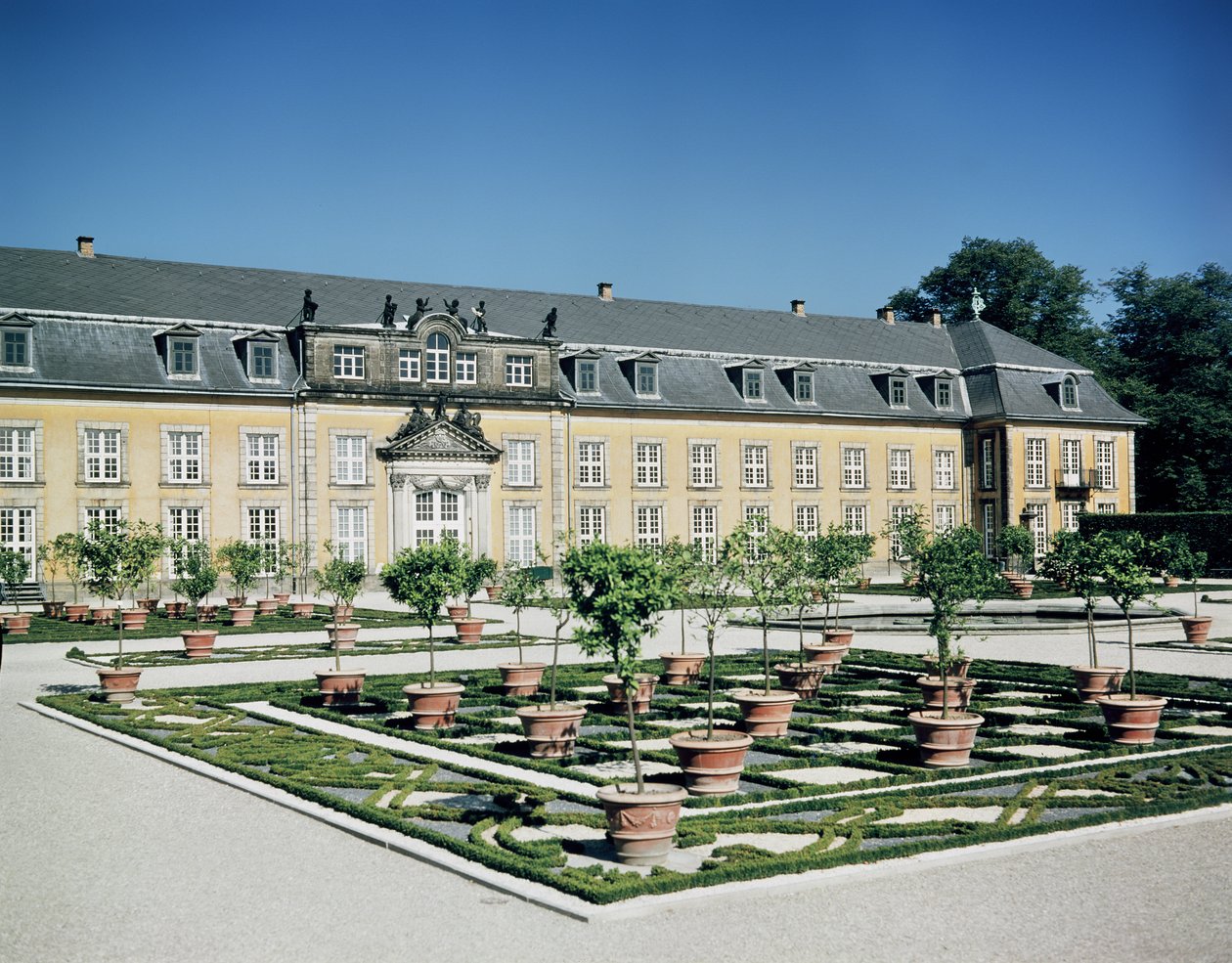 Kilátás a Herrenhausen narancsházára, 1720-23 között alkotó: German School