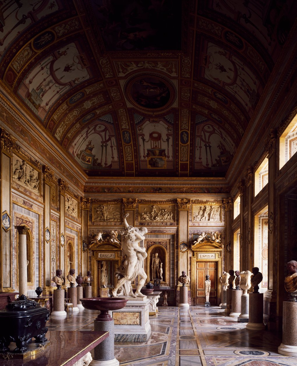Császárok szobája Proserpina megerőszakolásával a közepén, Gian Lorenzo Bernini, Galleria Borghese, Róma, Olaszország alkotó: Gian Lorenzo Bernini