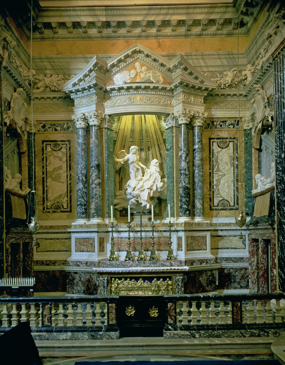 A Cornaro-kápolna, az oltár részlete Szent Teréz extázisa fotóval alkotó: Gian Lorenzo Bernini