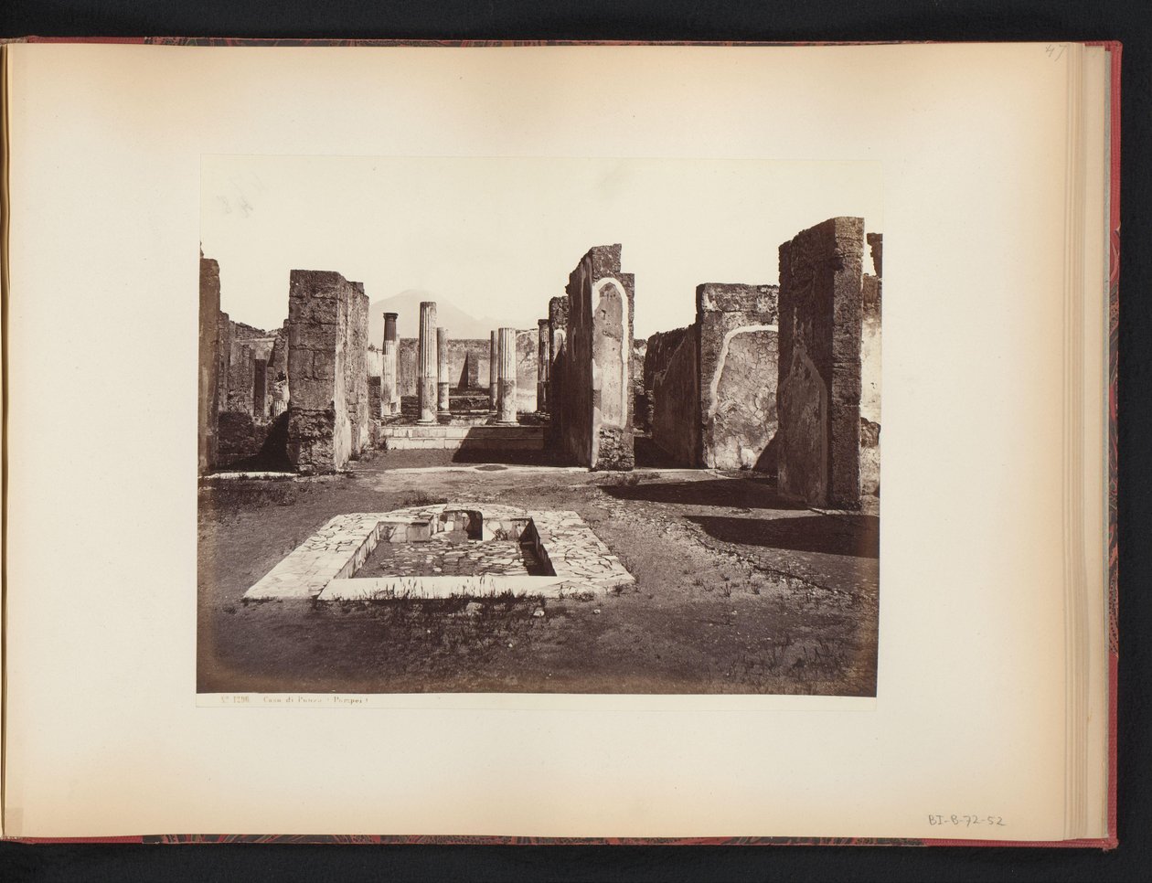 Kilátás a Casa di Pansa romjaira Pompeiiben, Olaszországban Casa di Pansa (Pompeii) (cím a tárgyon) alkotó: Giorgio Sommer (attributed to)